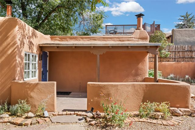 224 Artist Road 1, Santa Fe, NM 87501
