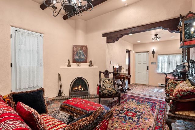 224 Artist Road 1, Santa Fe, NM 87501