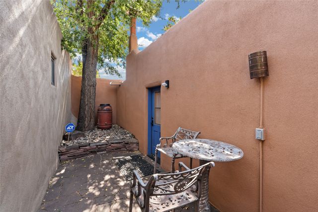 224 Artist Road 1, Santa Fe, NM 87501