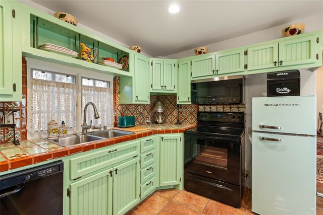 224 Artist Road 1, Santa Fe, NM 87501