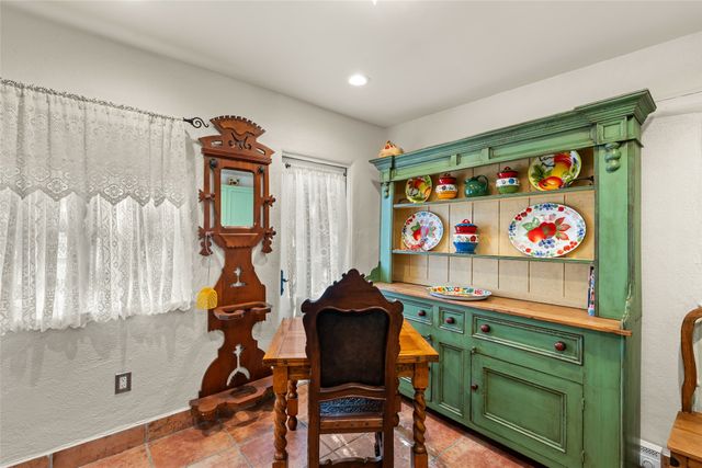 224 Artist Road 1, Santa Fe, NM 87501