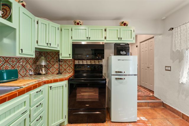 224 Artist Road 1, Santa Fe, NM 87501