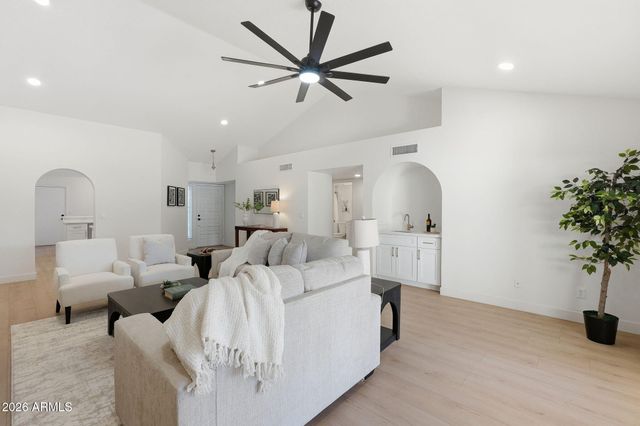 9408 W Morrow Drive, Peoria, AZ 85382