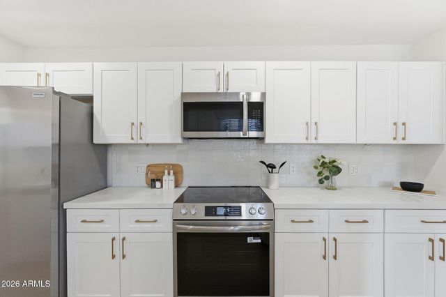 9408 W Morrow Drive, Peoria, AZ 85382