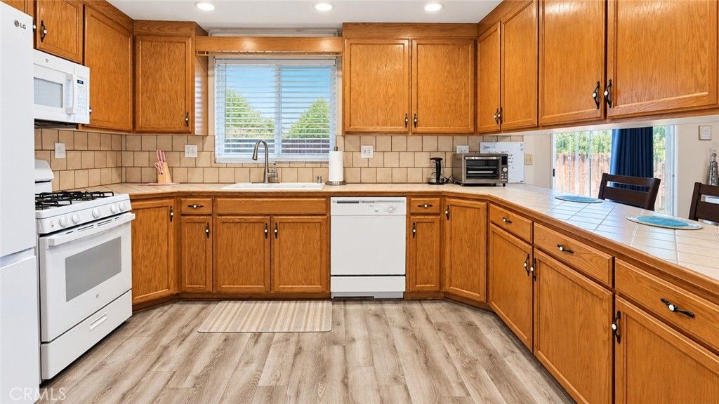 28799 Via Playa Del Rey, Murrieta, CA 92563 — photo 4