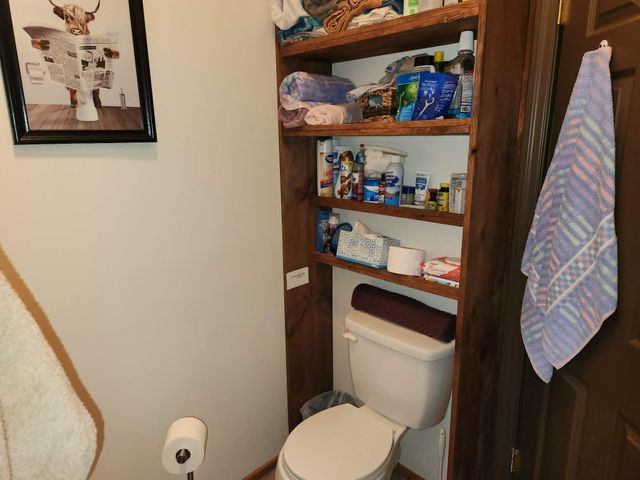 2132 Hidden Valley Dr, Nunnelly, TN 37137