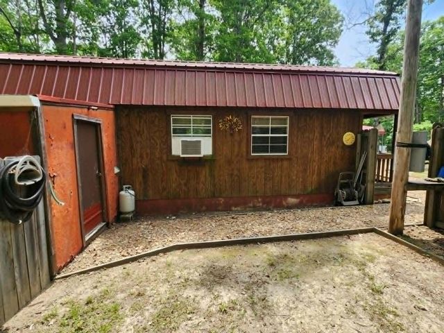 2132 Hidden Valley Dr, Nunnelly, TN 37137