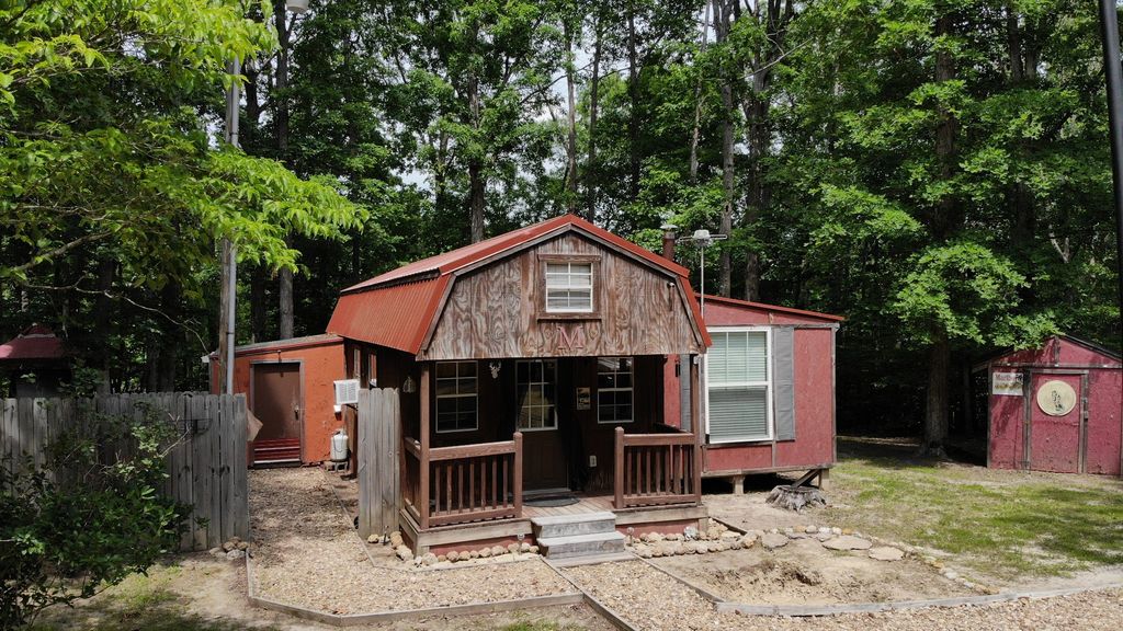 2132 Hidden Valley Dr, Nunnelly, TN 37137
