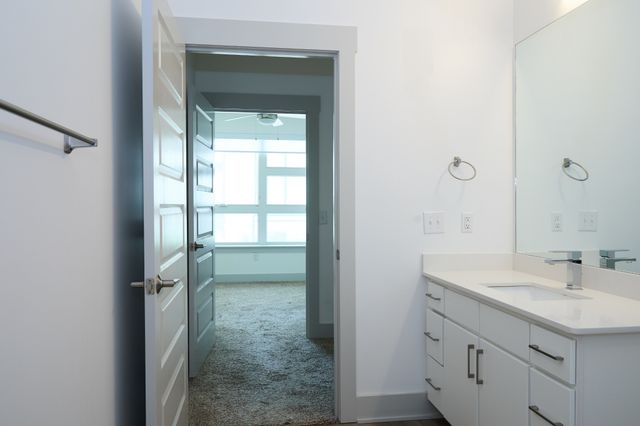 542 Southgate Ave Apt 205, Nashville, TN 37203