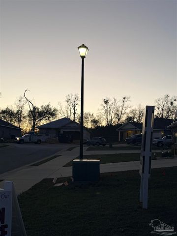 2769 Avalon St, Cantonment, FL 32533