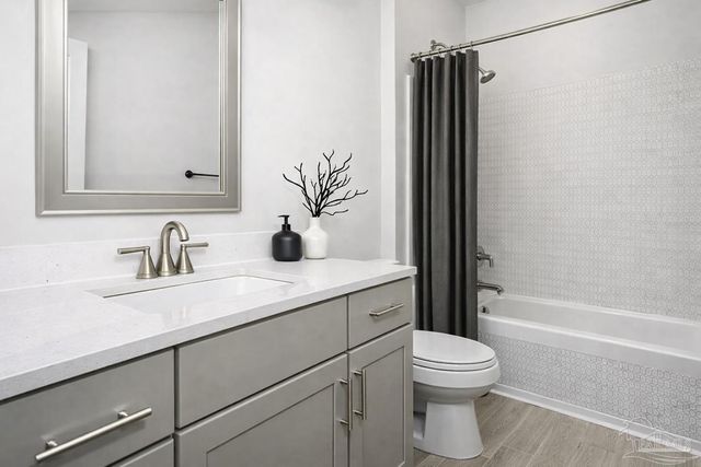 2769 Avalon St, Cantonment, FL 32533