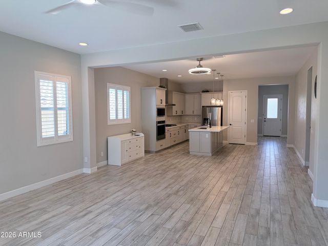 4405 W Palace Station Road, New River, AZ 85087