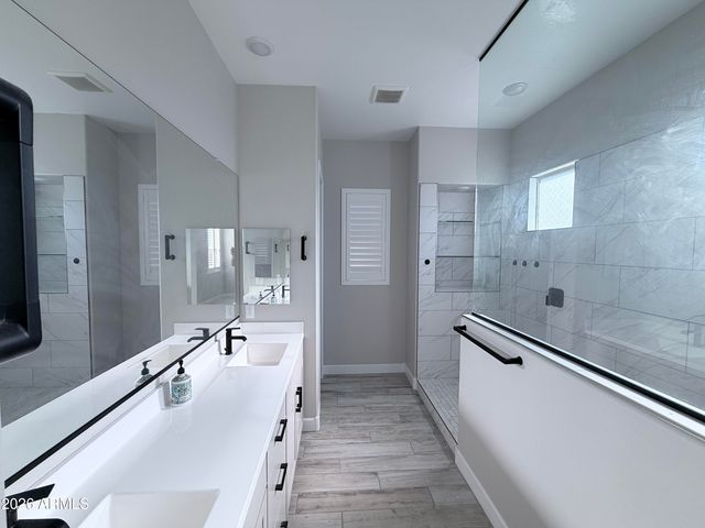 4405 W Palace Station Road, New River, AZ 85087