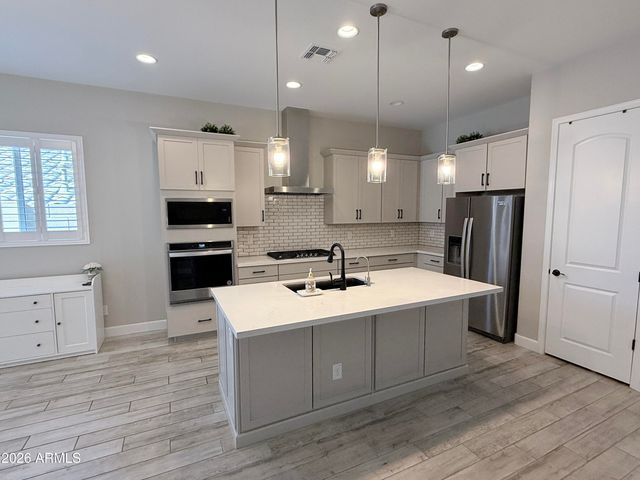 4405 W Palace Station Road, New River, AZ 85087