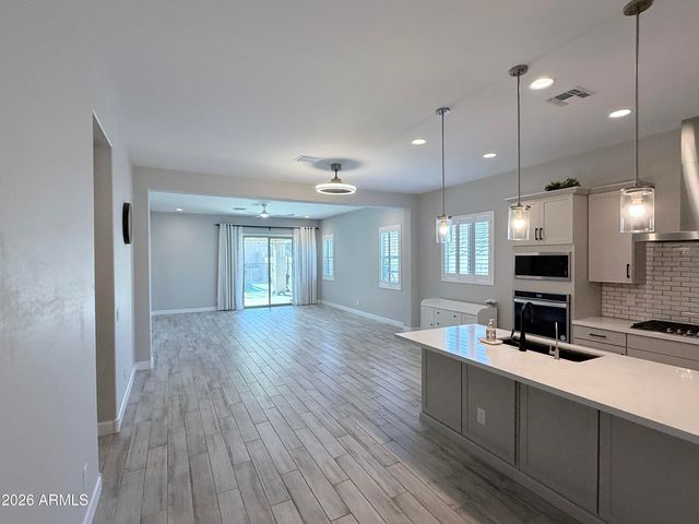 4405 W Palace Station Road, New River, AZ 85087