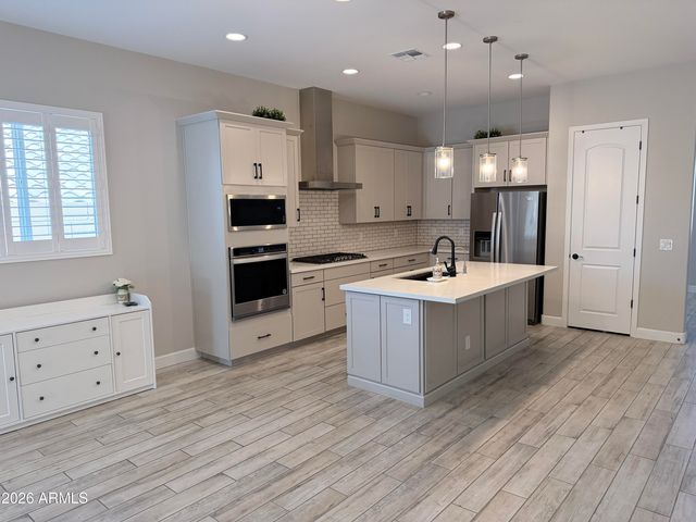 4405 W Palace Station Road, New River, AZ 85087