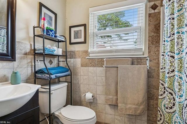 1640 Old Buckroe RD, Hampton, VA 23664