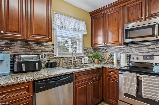 1640 Old Buckroe RD, Hampton, VA 23664