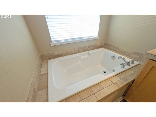 1248 Se BIANCA St, Hillsboro, OR 97123