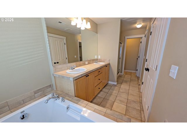 1248 Se BIANCA St, Hillsboro, OR 97123