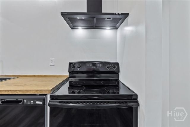 604 W 40th Street, Savannah, GA 31415