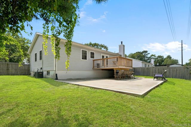 29 Moriches Middle Island Road, Shirley, NY 11967