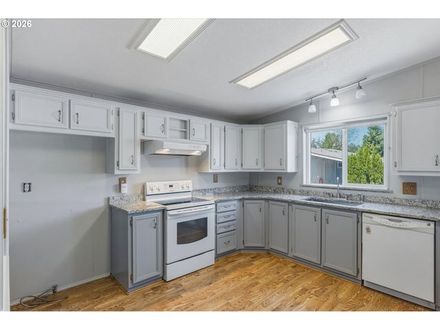50 HERITAGE Blvd, Longview, WA 98632