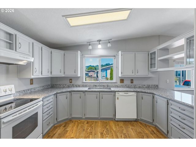 50 HERITAGE Blvd, Longview, WA 98632