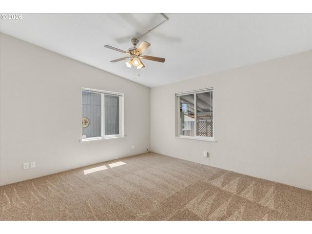 50 HERITAGE Blvd, Longview, WA 98632