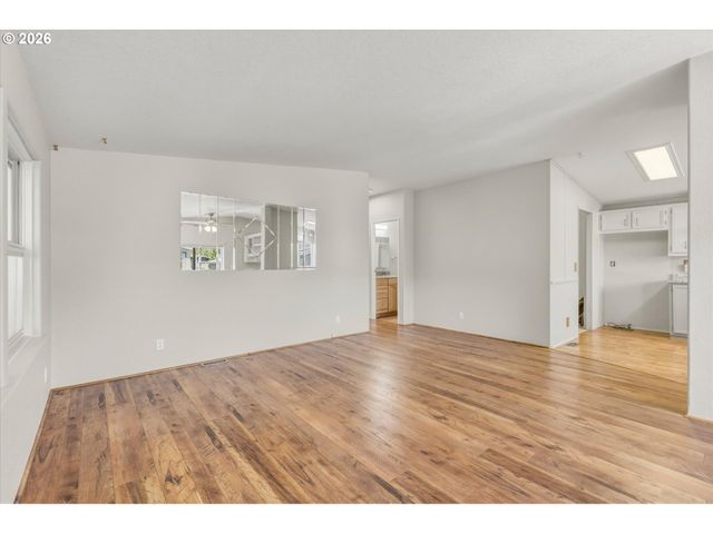 50 HERITAGE Blvd, Longview, WA 98632