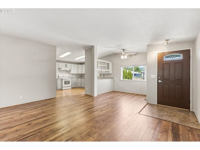 50 HERITAGE Blvd, Longview, WA 98632