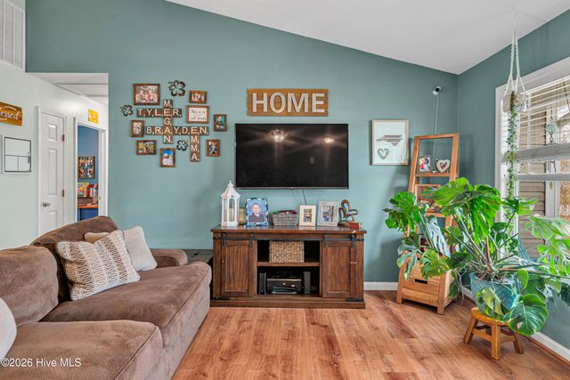 202 Long Neck Drive, Richlands, NC 28574