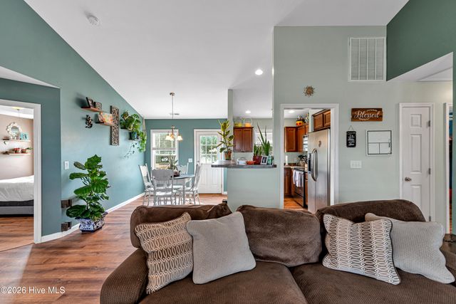 202 Long Neck Drive, Richlands, NC 28574