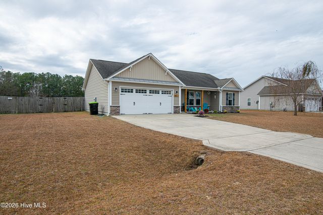 202 Long Neck Drive, Richlands, NC 28574