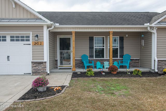 202 Long Neck Drive, Richlands, NC 28574