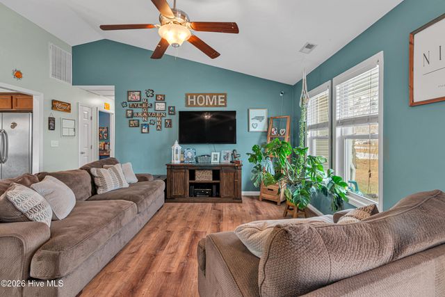 202 Long Neck Drive, Richlands, NC 28574