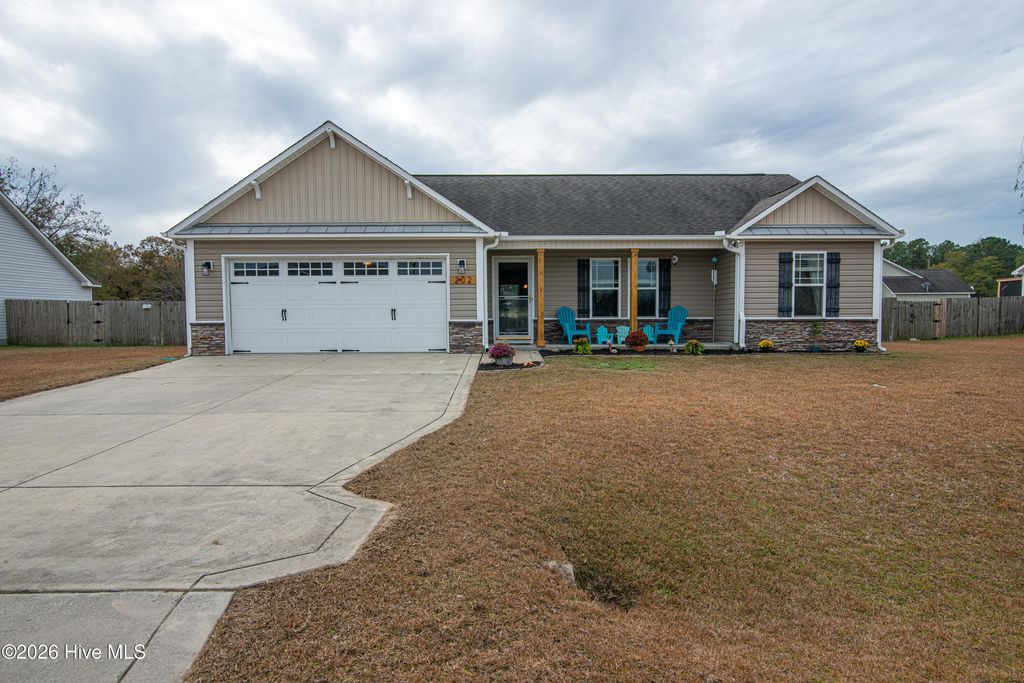 202 Long Neck Drive, Richlands, NC 28574