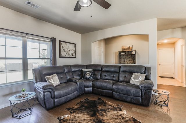 120 Hillcrest Lane, Decatur, TX 76234