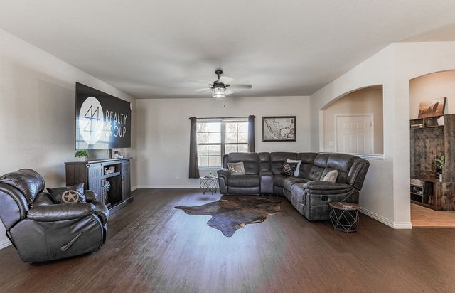 120 Hillcrest Lane, Decatur, TX 76234