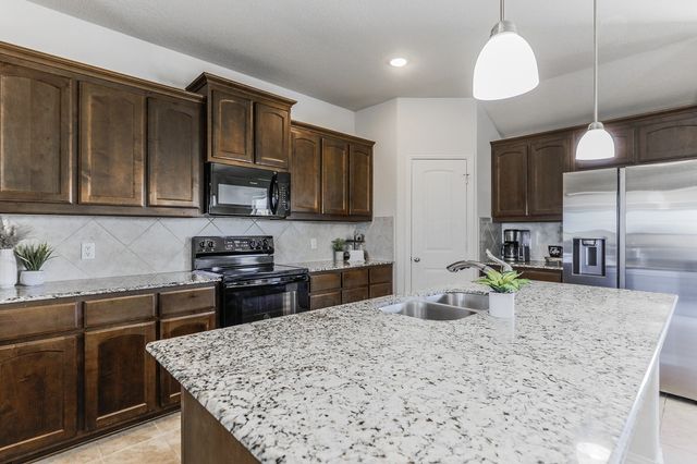 120 Hillcrest Lane, Decatur, TX 76234