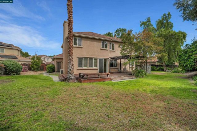 1932 Medicine Mountain Ct, Antioch, CA 94531