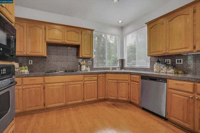 1932 Medicine Mountain Ct, Antioch, CA 94531