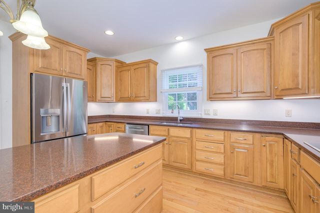 13025 HAWKINS CIR, Hagerstown, MD 21742