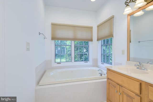 13025 HAWKINS CIR, Hagerstown, MD 21742