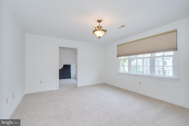 13025 HAWKINS CIR, Hagerstown, MD 21742