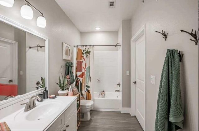 529 Barker Clodine Road Juniper, Houston, TX 77094