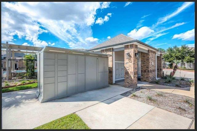 529 Barker Clodine Road Juniper, Houston, TX 77094