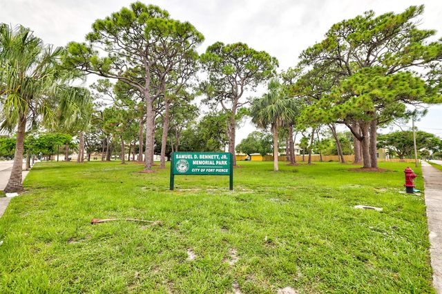 125 S 10th Street, Fort Pierce, FL 34950