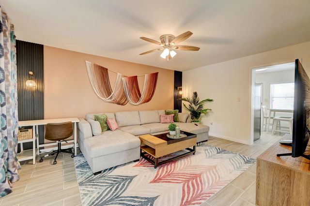 125 S 10th Street, Fort Pierce, FL 34950