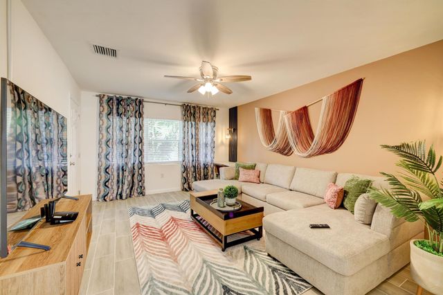 125 S 10th Street, Fort Pierce, FL 34950